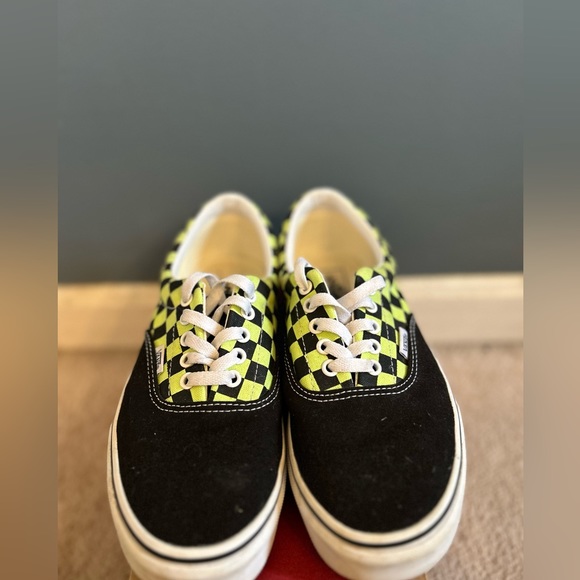Vans - Picture 3 of 7